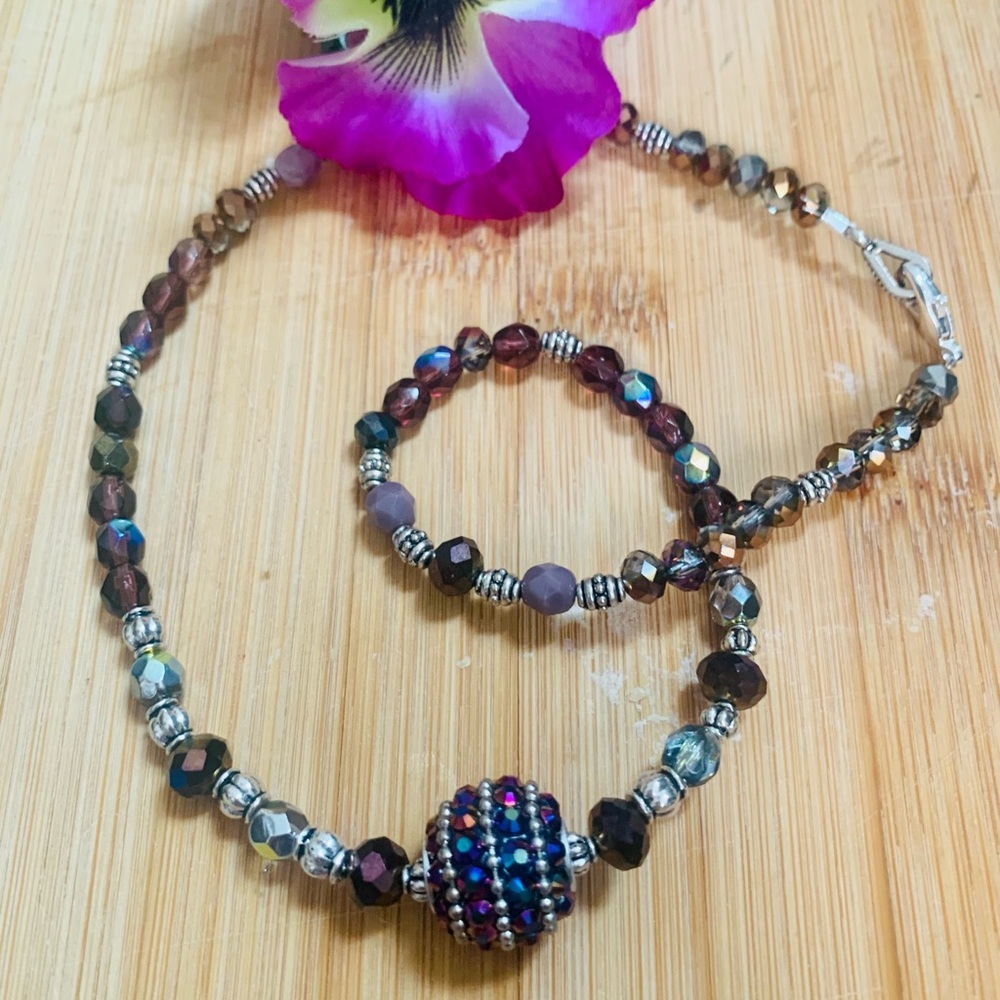 Amethyst colors necklace